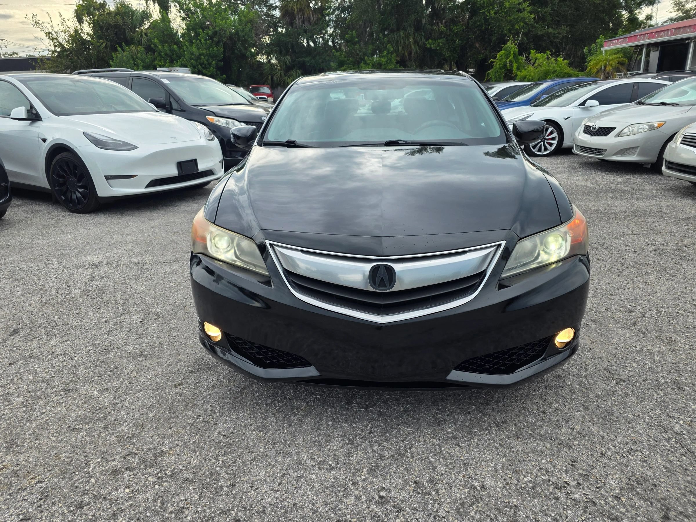 Used 2013 Acura ILX w/ Premium Package FWD image 2