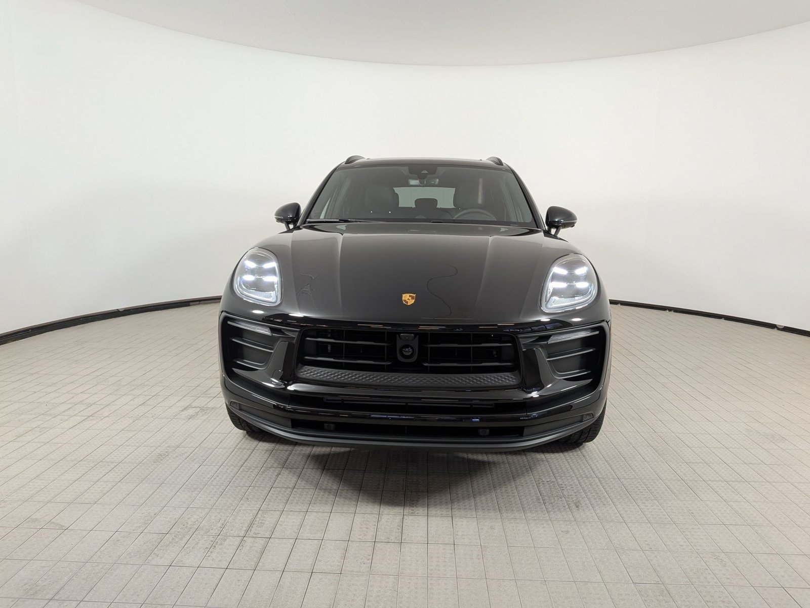 New 2026 Porsche Macan AWD/4WD image 6