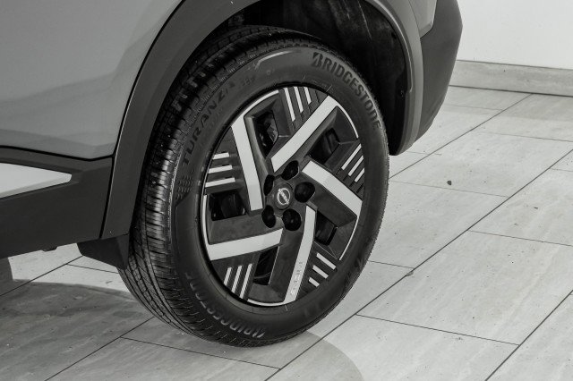Used 2025 Nissan Kicks SV image 53