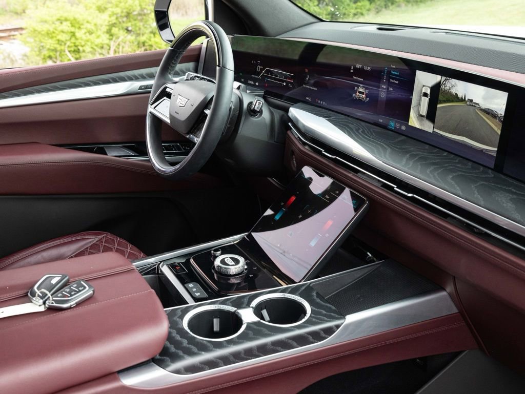 Used 2025 Cadillac Escalade Premium Luxury w/ Touring Package image 70