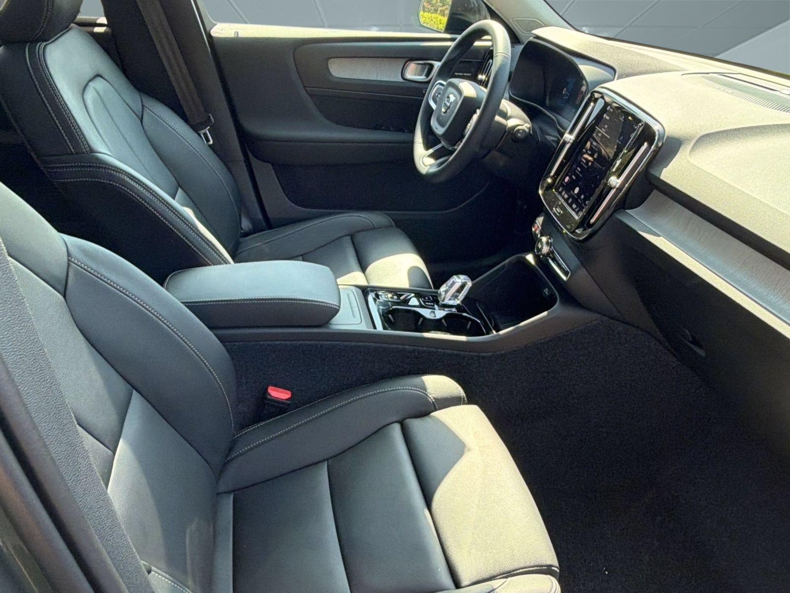 New 2026 Volvo XC40 B5 Plus w/ Climate Package AWD/4WD image 23