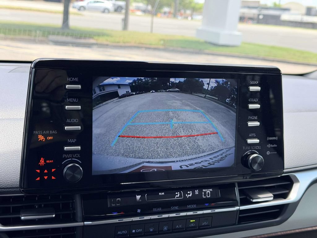 Certified 2024 Toyota Sienna LE FWD image 4