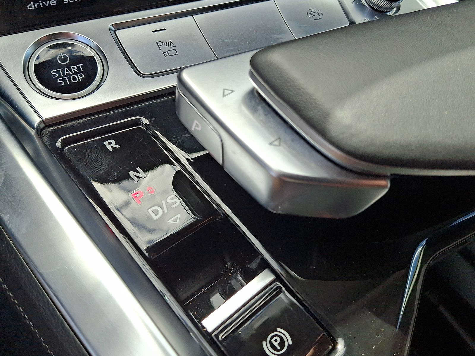 Used 2024 Audi Q8 e-tron Premium Plus w/ Premium Plus Package AWD/4WD image 18
