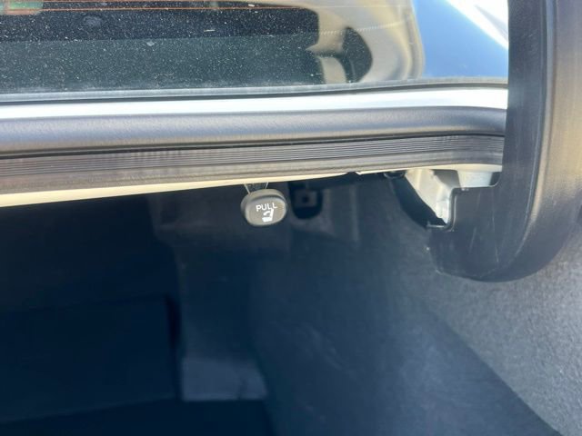 Used 2020 Toyota Camry LE w/ Carpet Mat Package FWD image 30