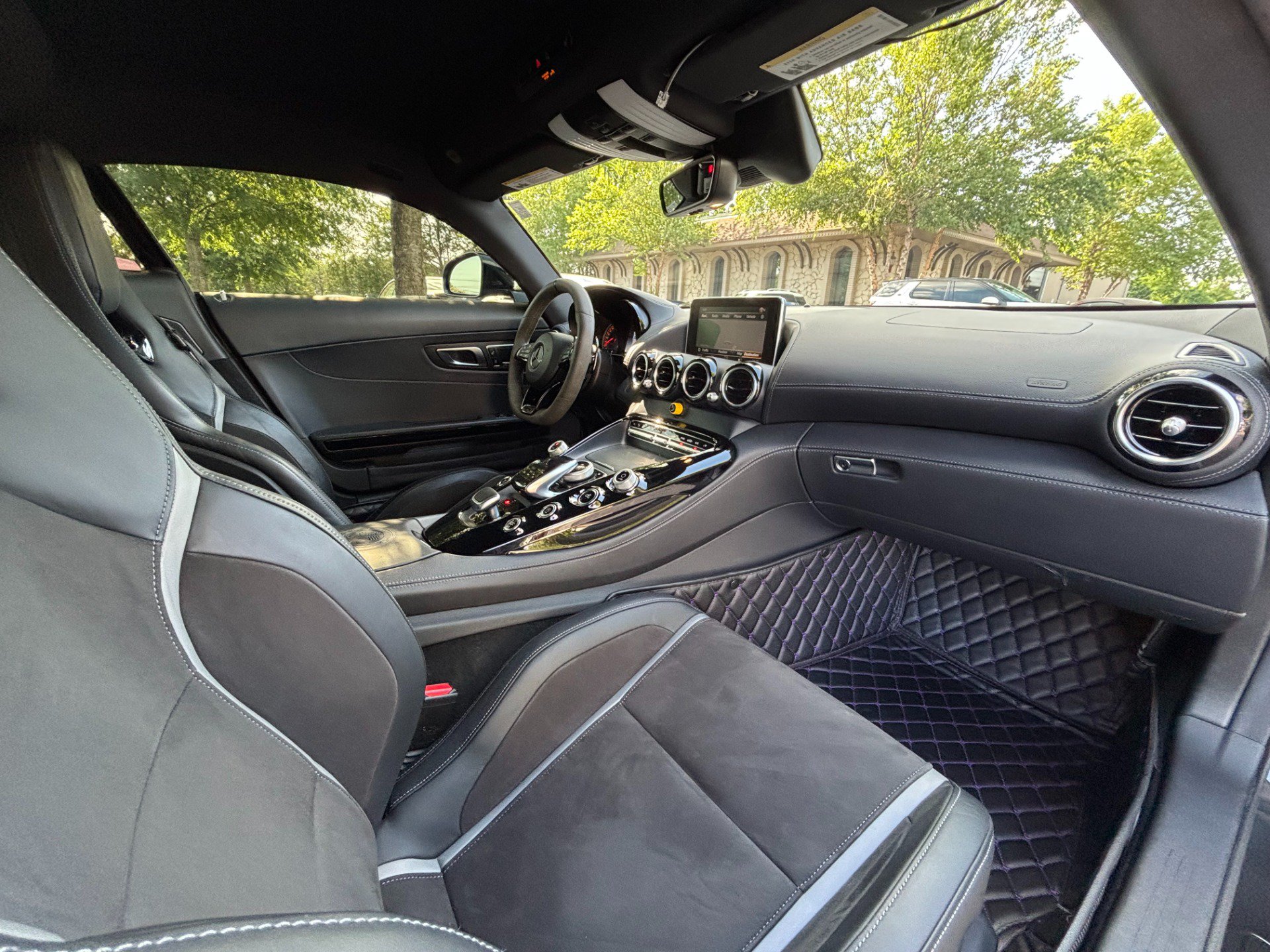 Used 2018 Mercedes-Benz AMG GT R image 24