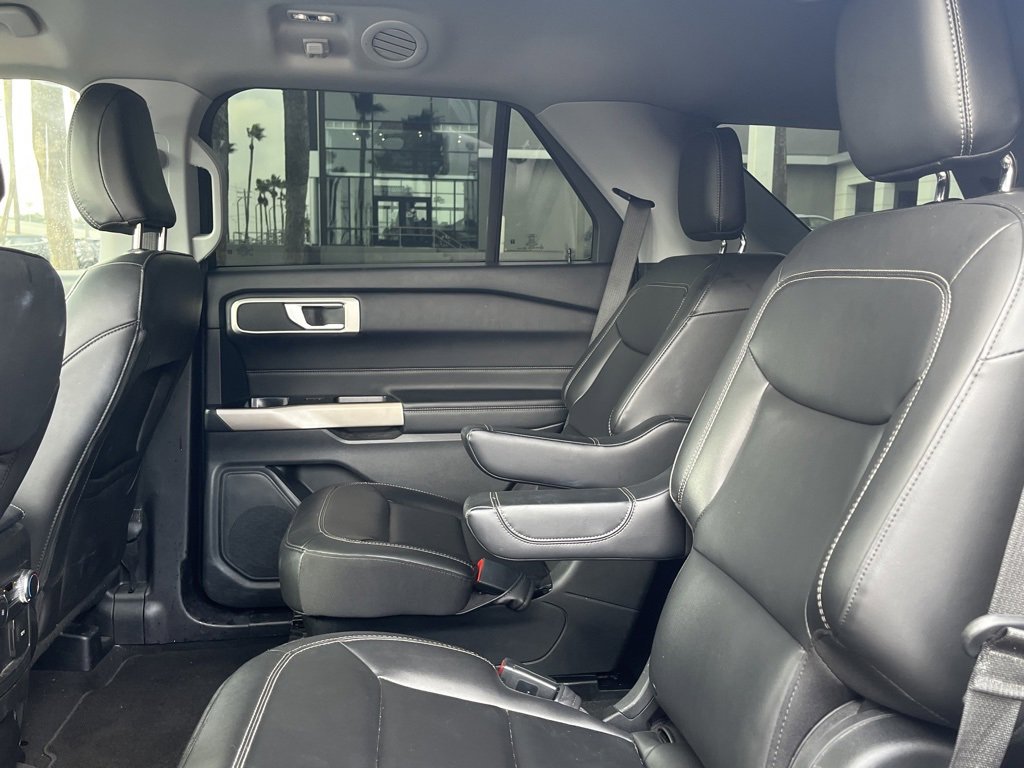 Used 2022 Ford Explorer XLT w/ Equipment Group 202A image 13