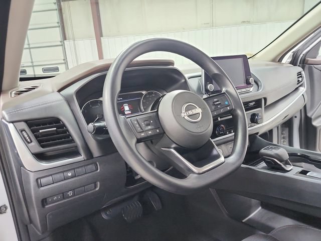 Used 2023 Nissan Rogue SV FWD image 19