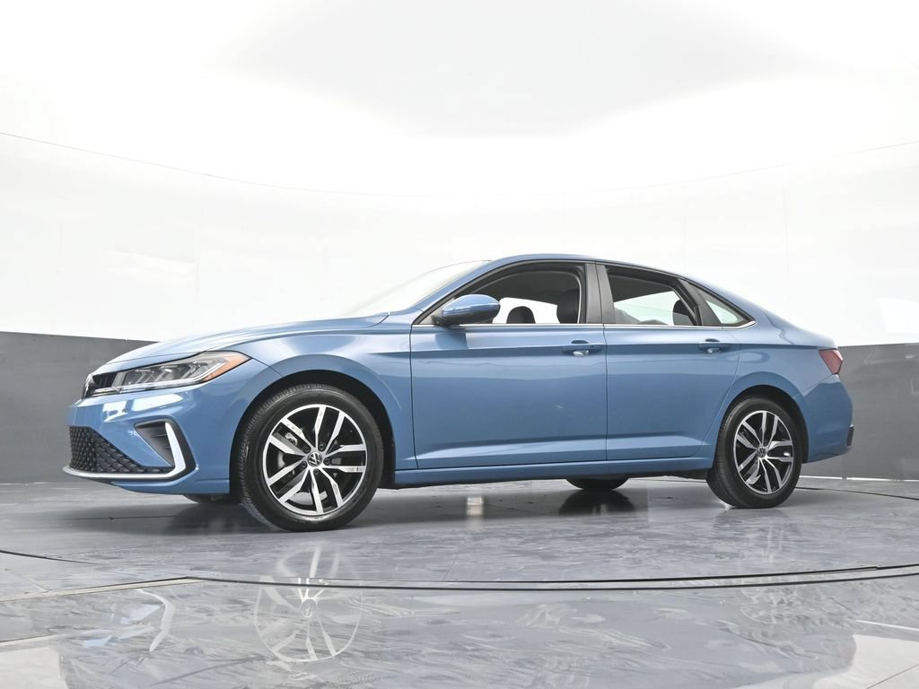 Used 2025 Volkswagen Jetta SE FWD image 53