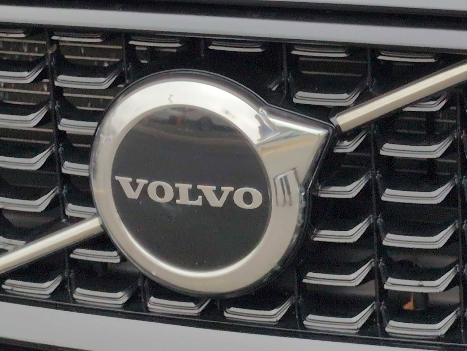 Used 2024 Volvo S60 B5 Core image 12