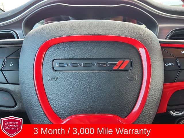 Used 2020 Dodge Challenger SXT RWD image 5