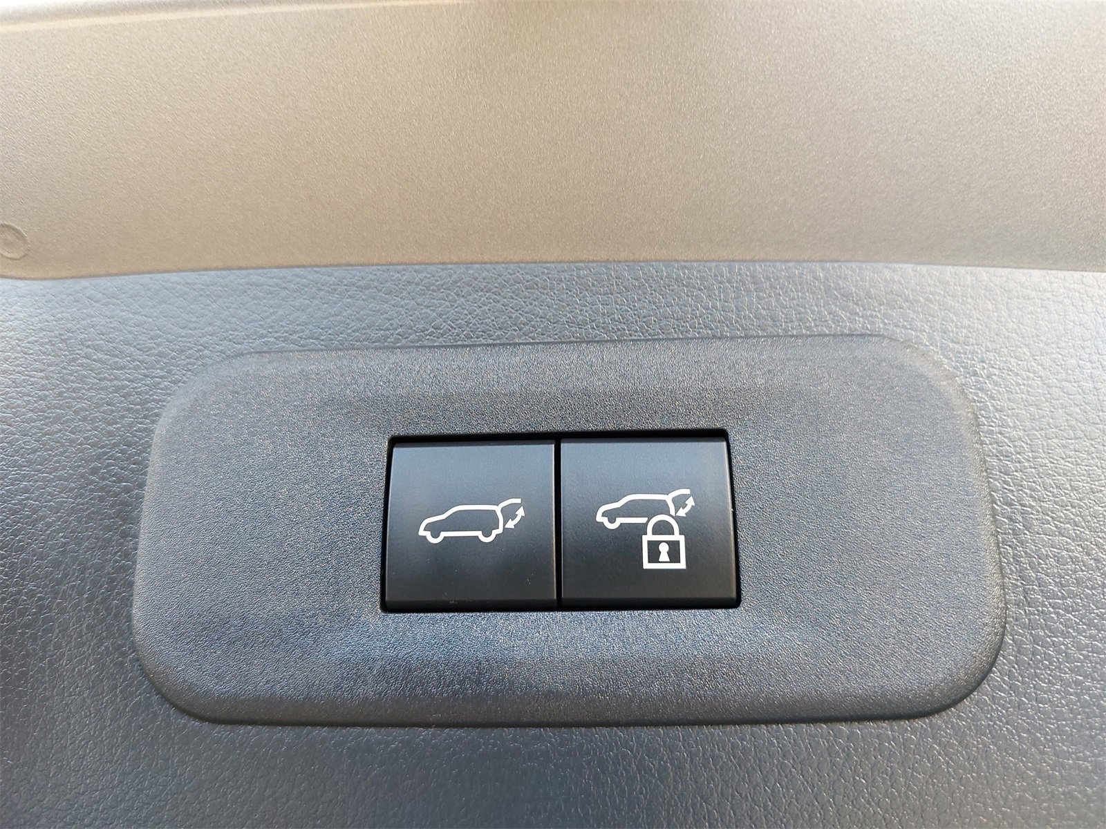 Used 2025 Lexus NX 350h AWD w/ Premium Package image 13