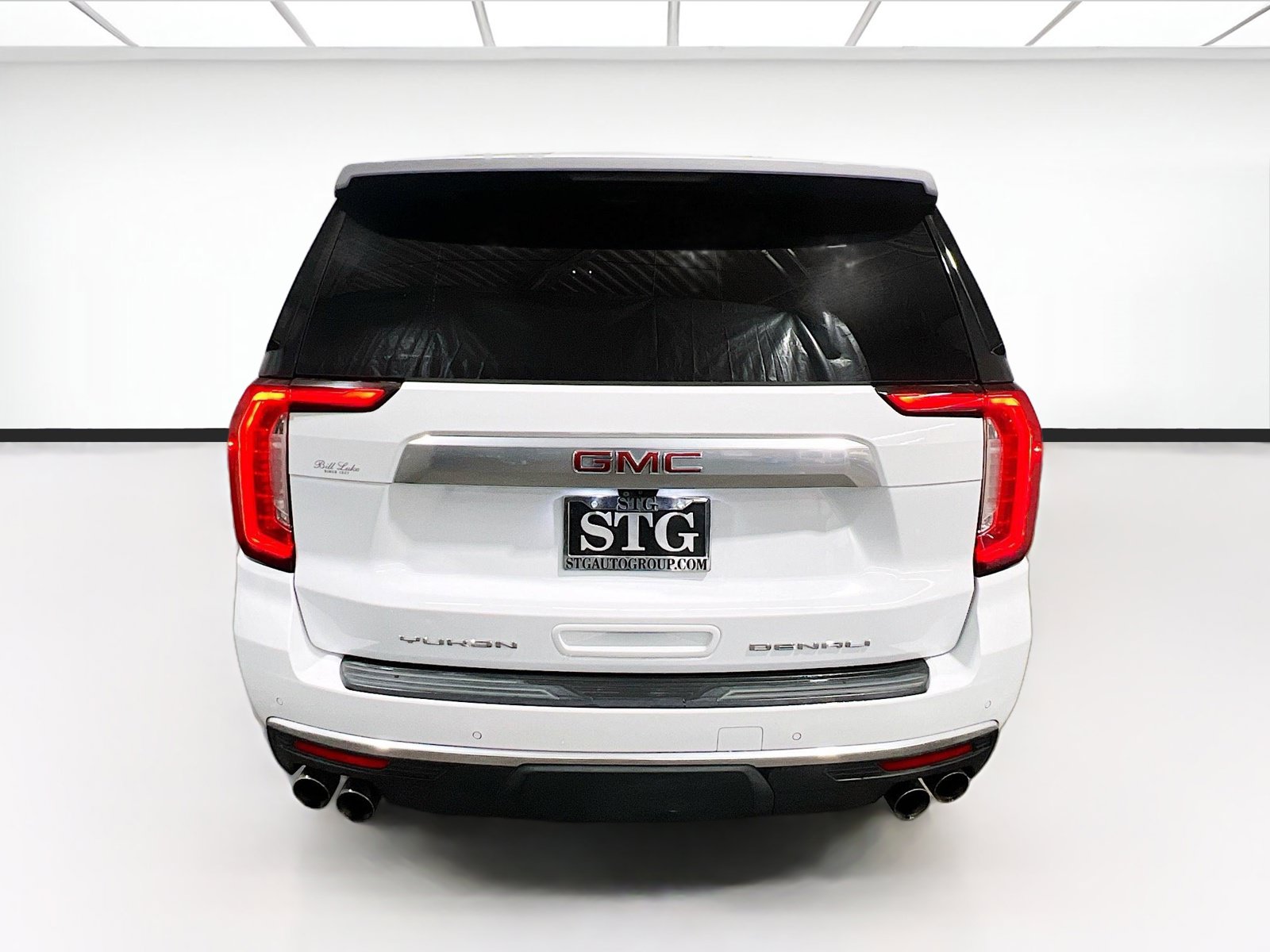 Used 2022 GMC Yukon XL Denali w/ Denali Premium Package AWD/4WD image 5