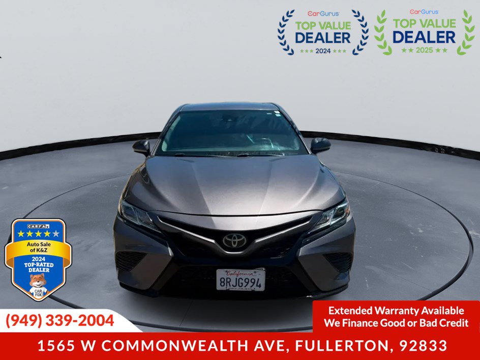 Used 2020 Toyota Camry SE FWD image 1