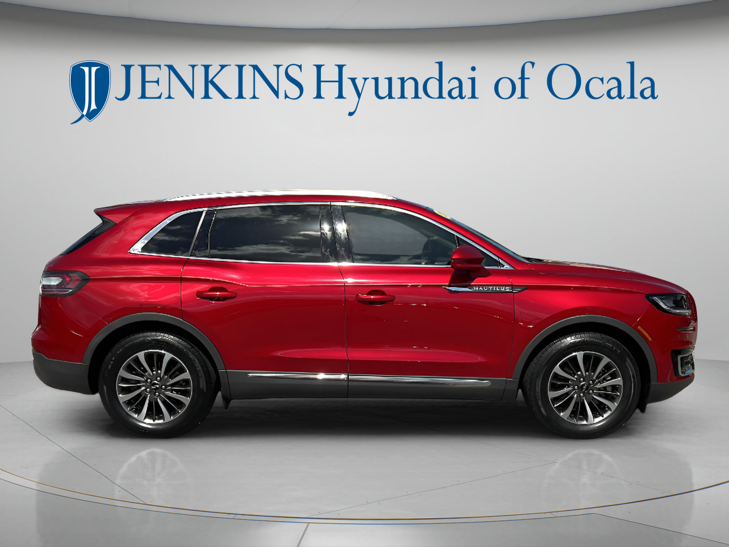 Used 2020 Lincoln Nautilus FWD w/ Equipment Group 101A image 2