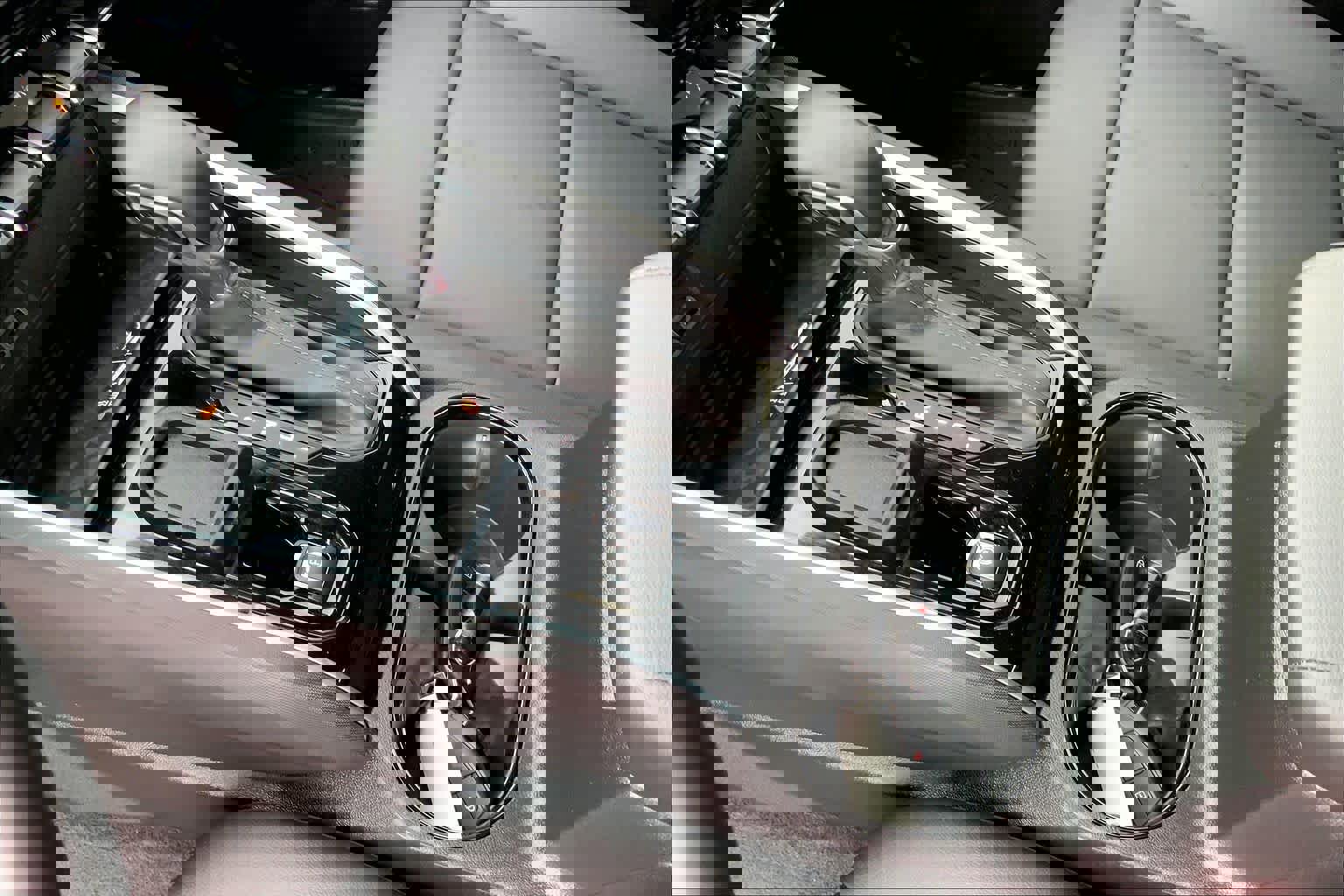 Used 2025 Chevrolet Colorado LT w/ LT Convenience Package image 16