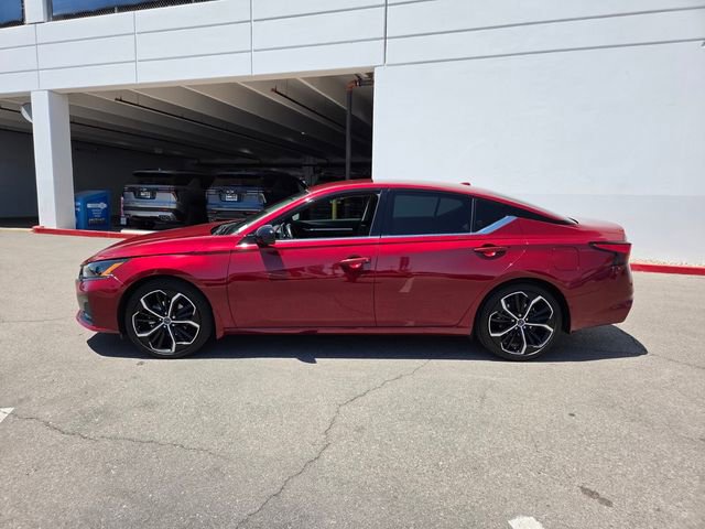 Used 2024 Nissan Altima 2.5 SR FWD image 3