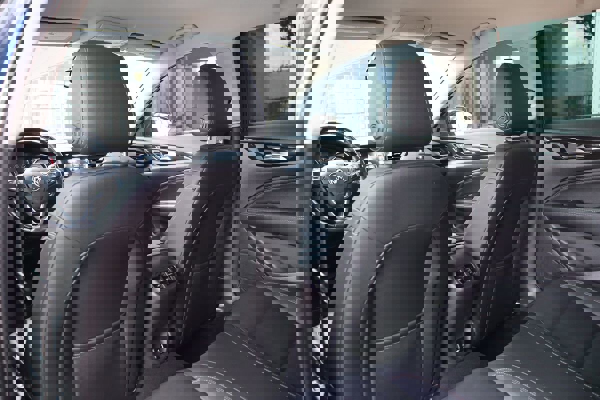 Used 2018 Buick Regal Essence w/ Driver Confidence Package #1 image 36