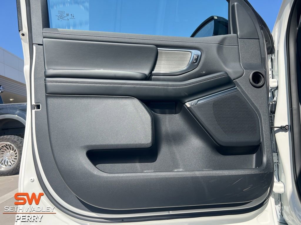 New 2025 Ford Expedition Platinum w/ Driver's Package image 17