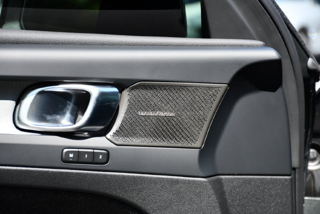 New 2026 Volvo XC40 B5 Plus w/ Climate Package AWD/4WD image 11