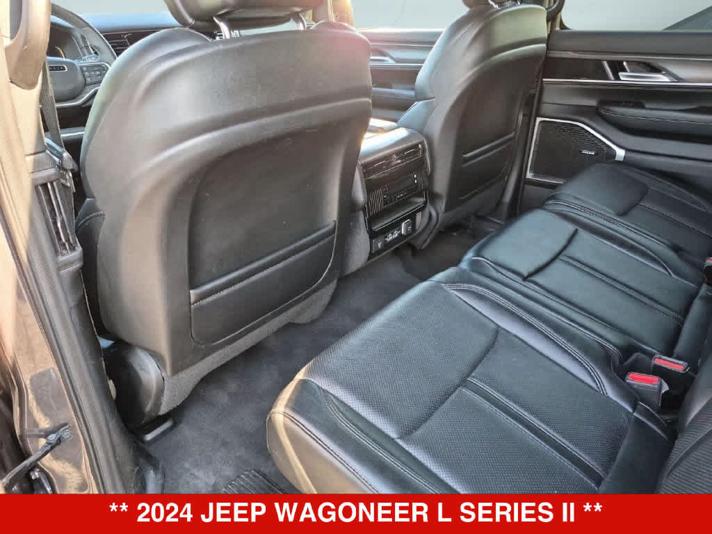 Used 2024 Jeep Wagoneer L Series II AWD/4WD image 18