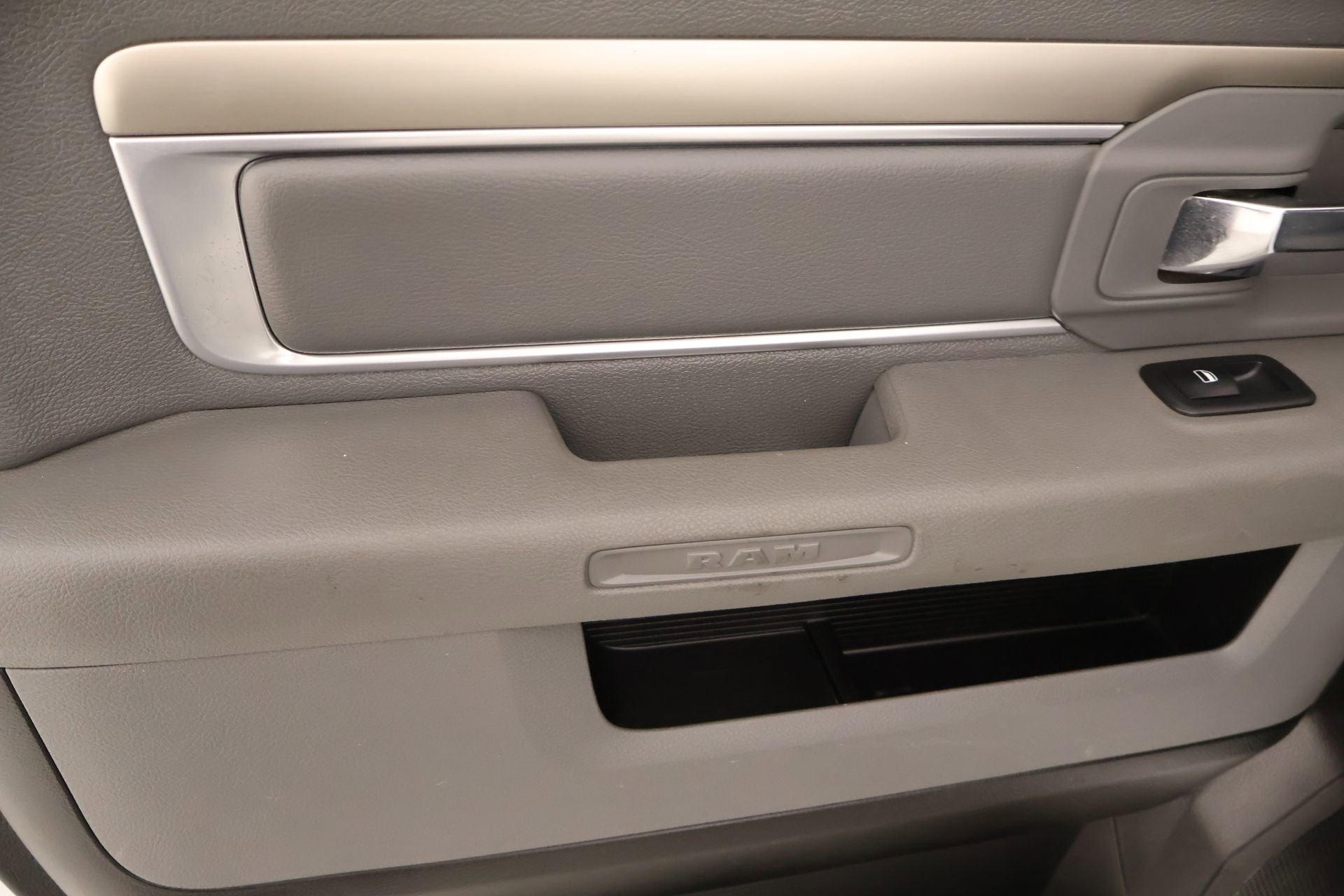 Used 2019 RAM 1500 Classic SLT w/ Luxury Group AWD/4WD image 15