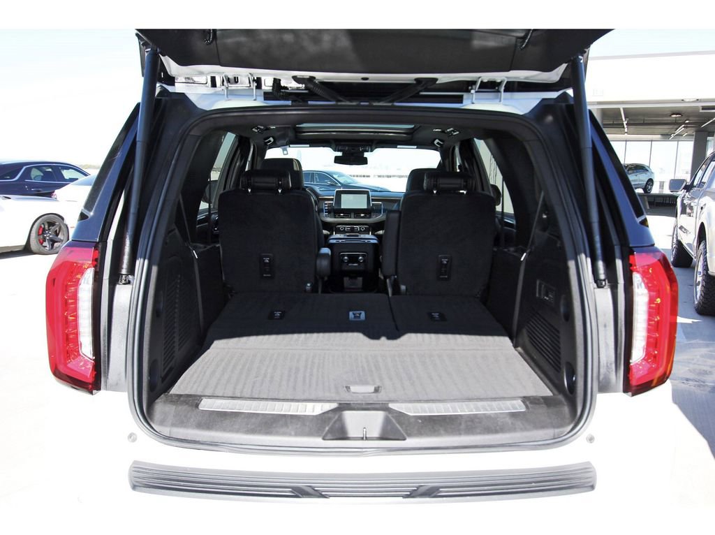 Used 2024 GMC Yukon AT4 w/ Technology Package image 29