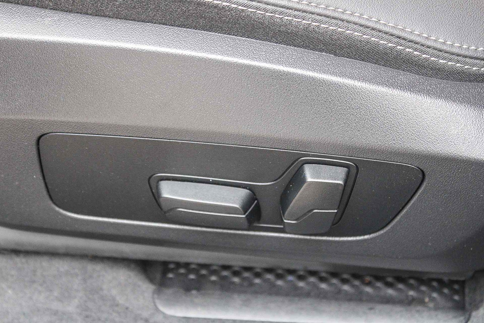 Used 2025 BMW X2 xDrive28i image 21