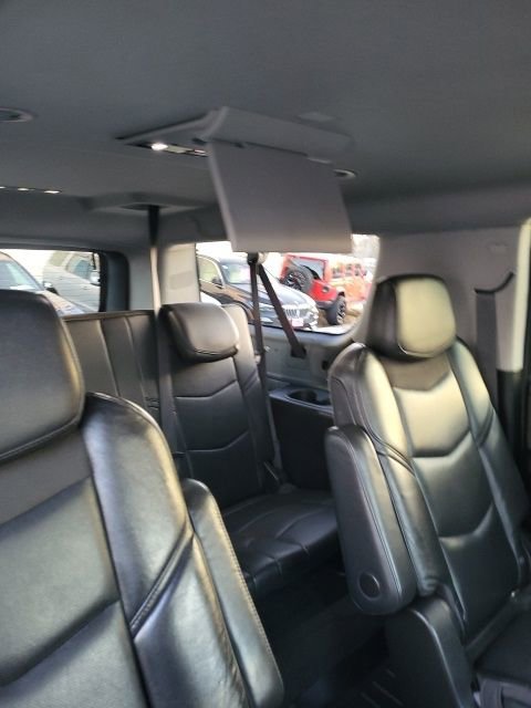 Used 2019 Cadillac Escalade ESV Premium Luxury image 20