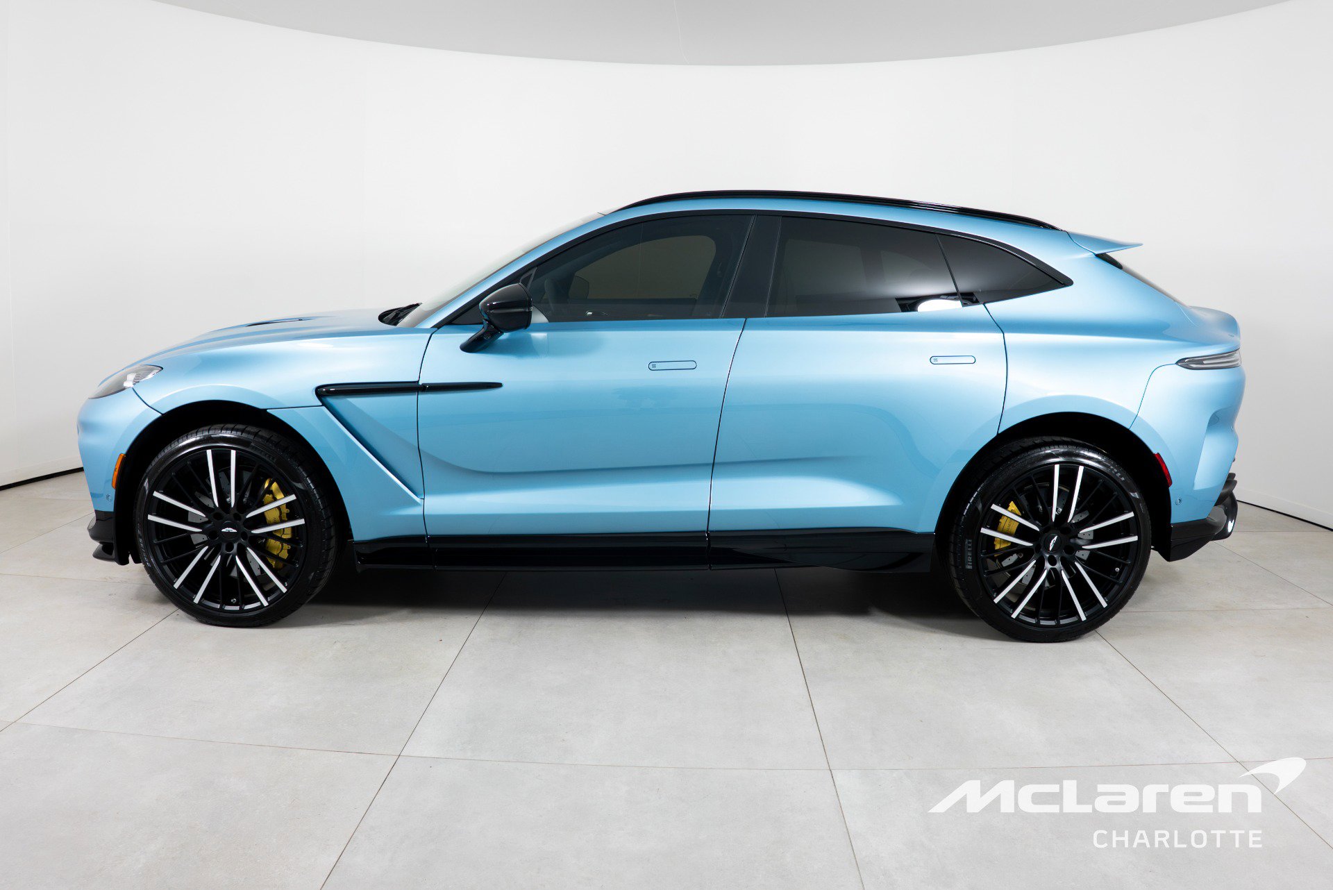 Used 2025 Aston Martin DBX 707 AWD/4WD image 5