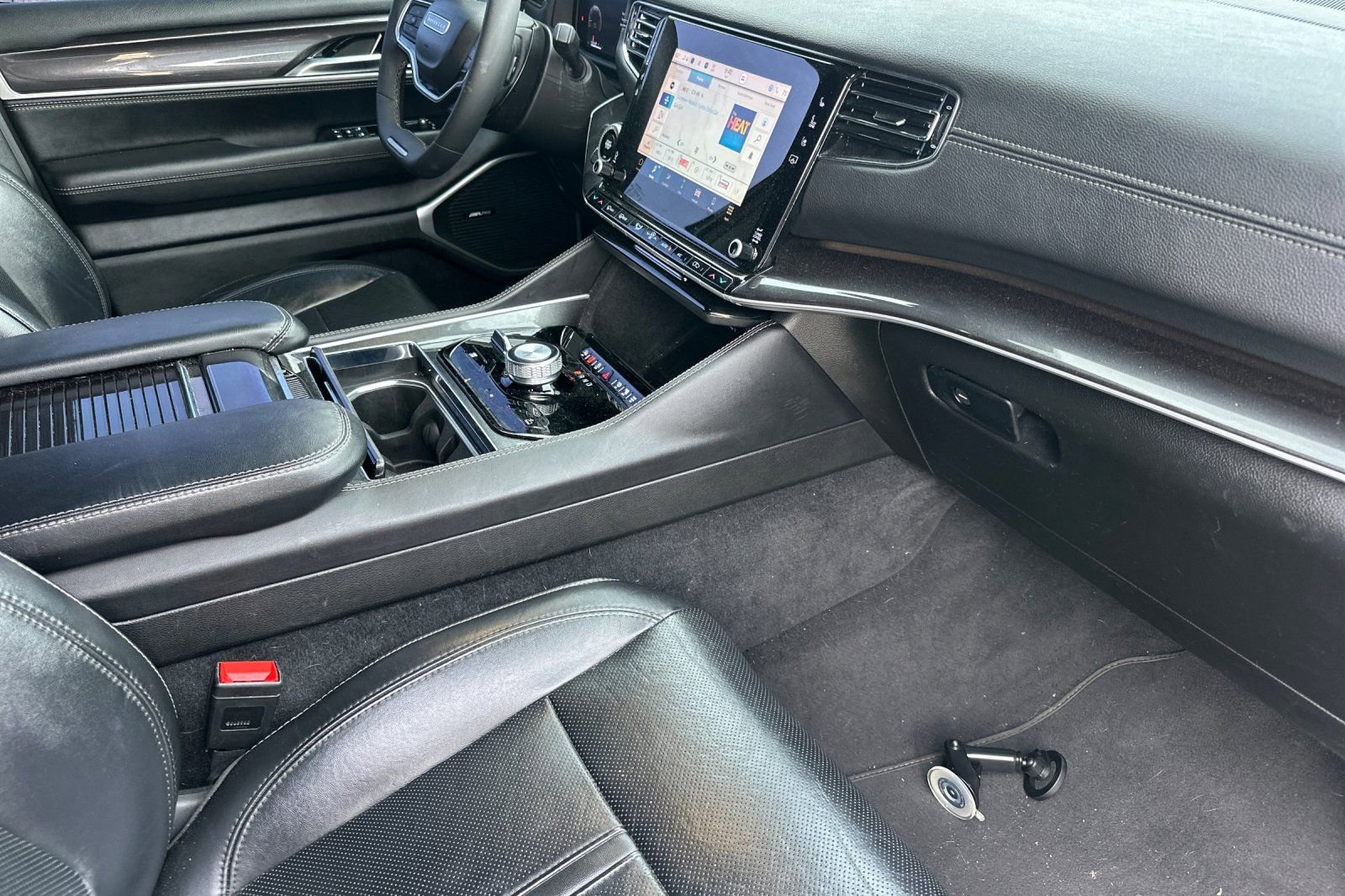 Used 2023 Jeep Wagoneer 4WD w/ Convenience Group I image 20