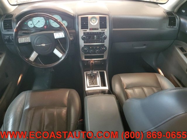 Used 2005 Chrysler 300 C image 9