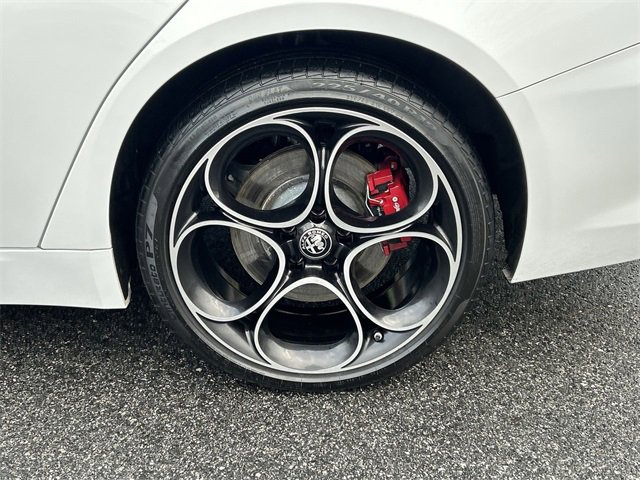 Used 2022 Alfa Romeo Giulia Veloce image 11