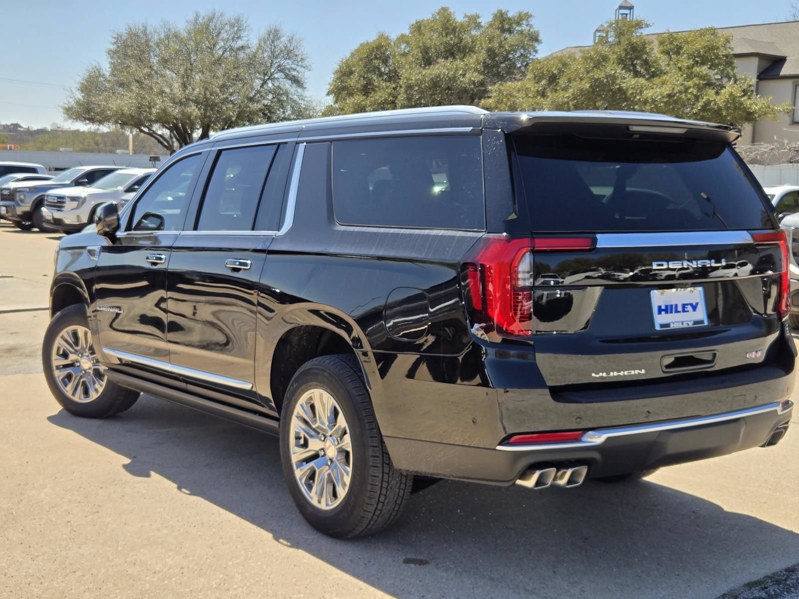 New 2026 GMC Yukon XL Denali w/ Sun & Power Step Package AWD/4WD image 3