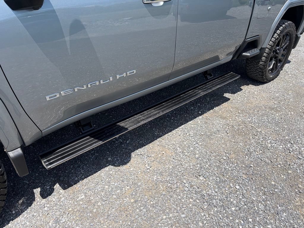 Used 2024 GMC Sierra 2500 Denali Ultimate AWD/4WD image 15