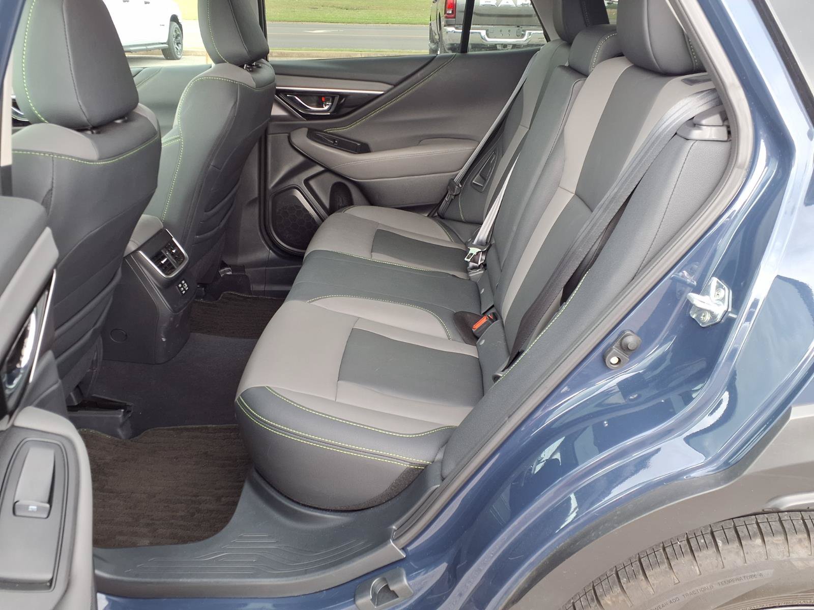 Used 2025 Subaru Outback Onyx Edition AWD/4WD image 17
