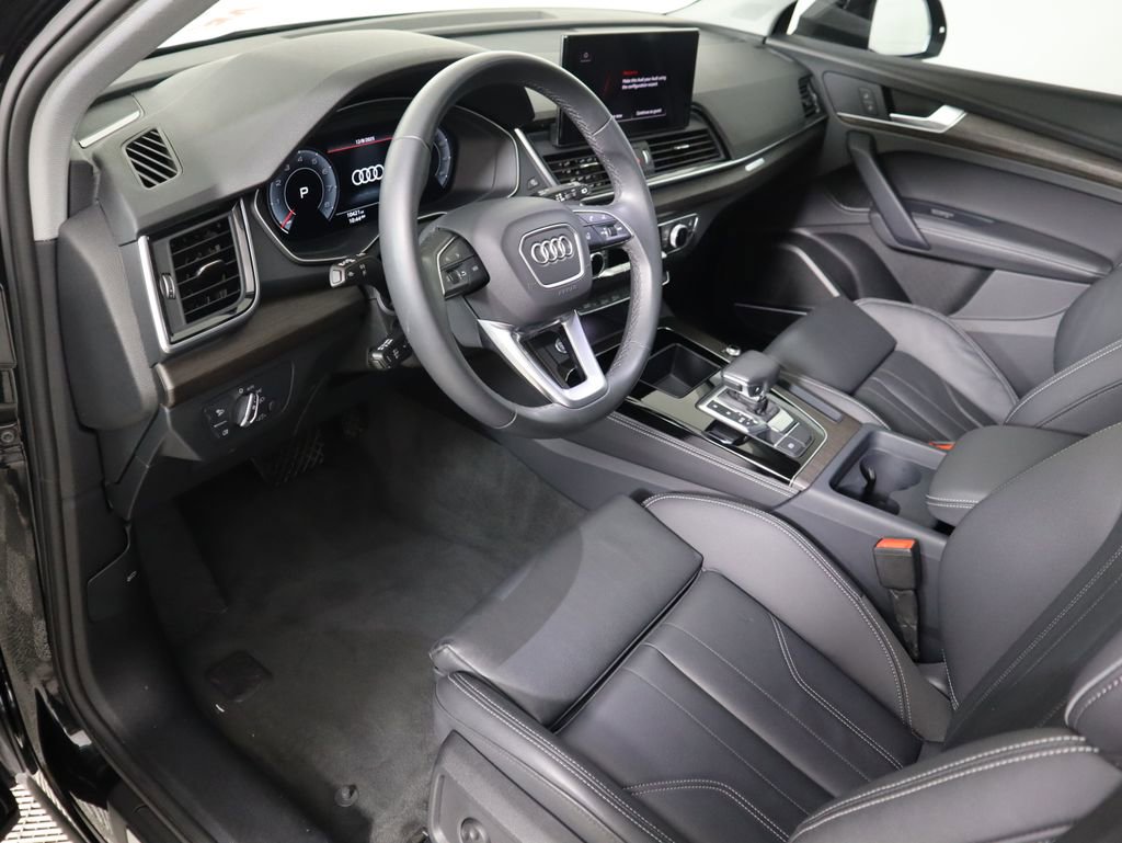 Certified 2025 Audi Q5 2.0T Premium Plus w/ Premium Plus Package image 9