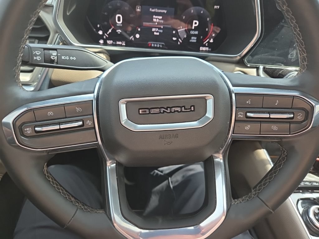 Used 2023 GMC Canyon Denali w/ Denali Black Edition AWD/4WD image 14