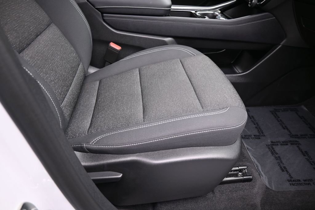 Used 2025 Chevrolet Traverse LT FWD image 43