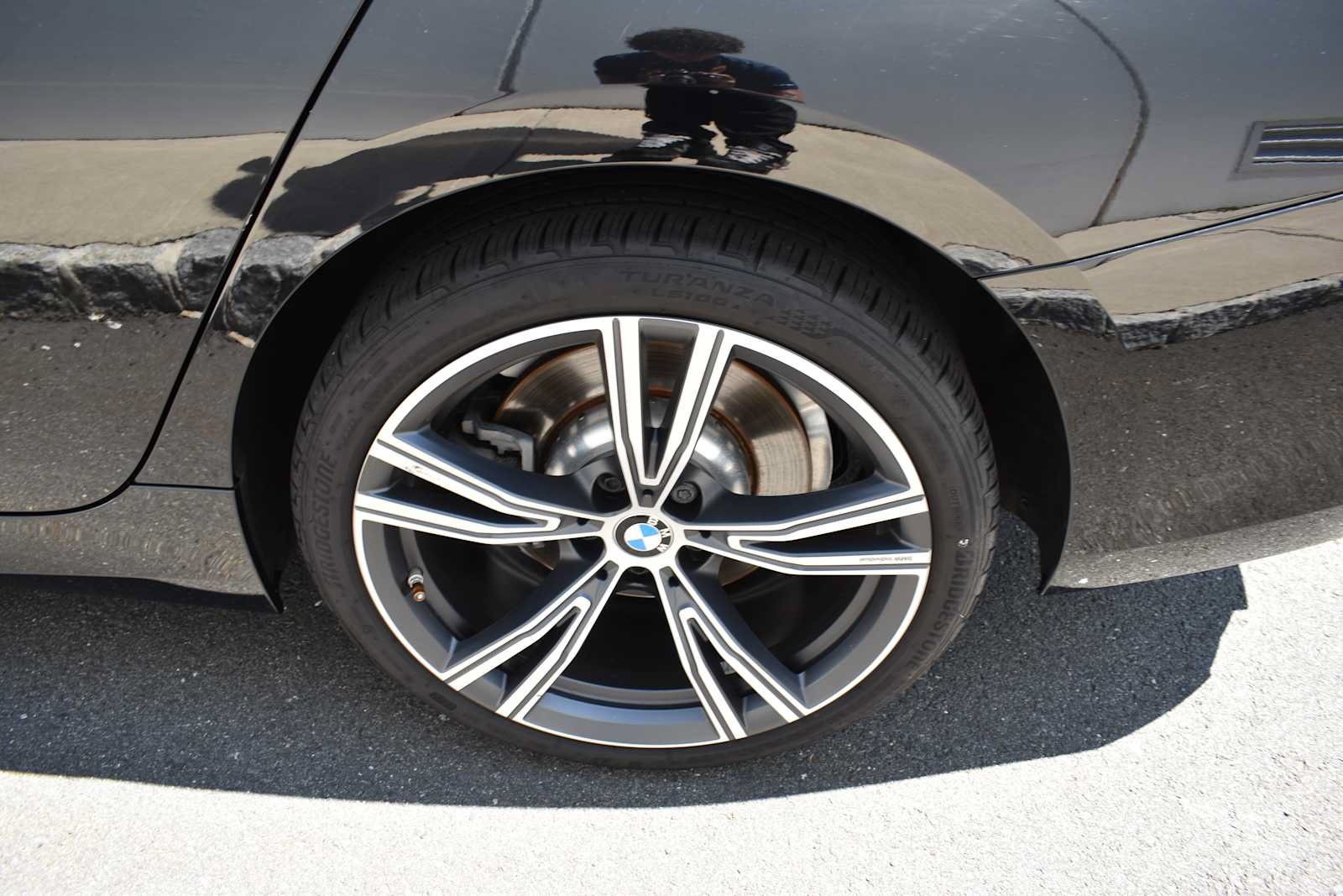 Used 2023 BMW 330i xDrive Sedan w/ Premium Package AWD/4WD image 9