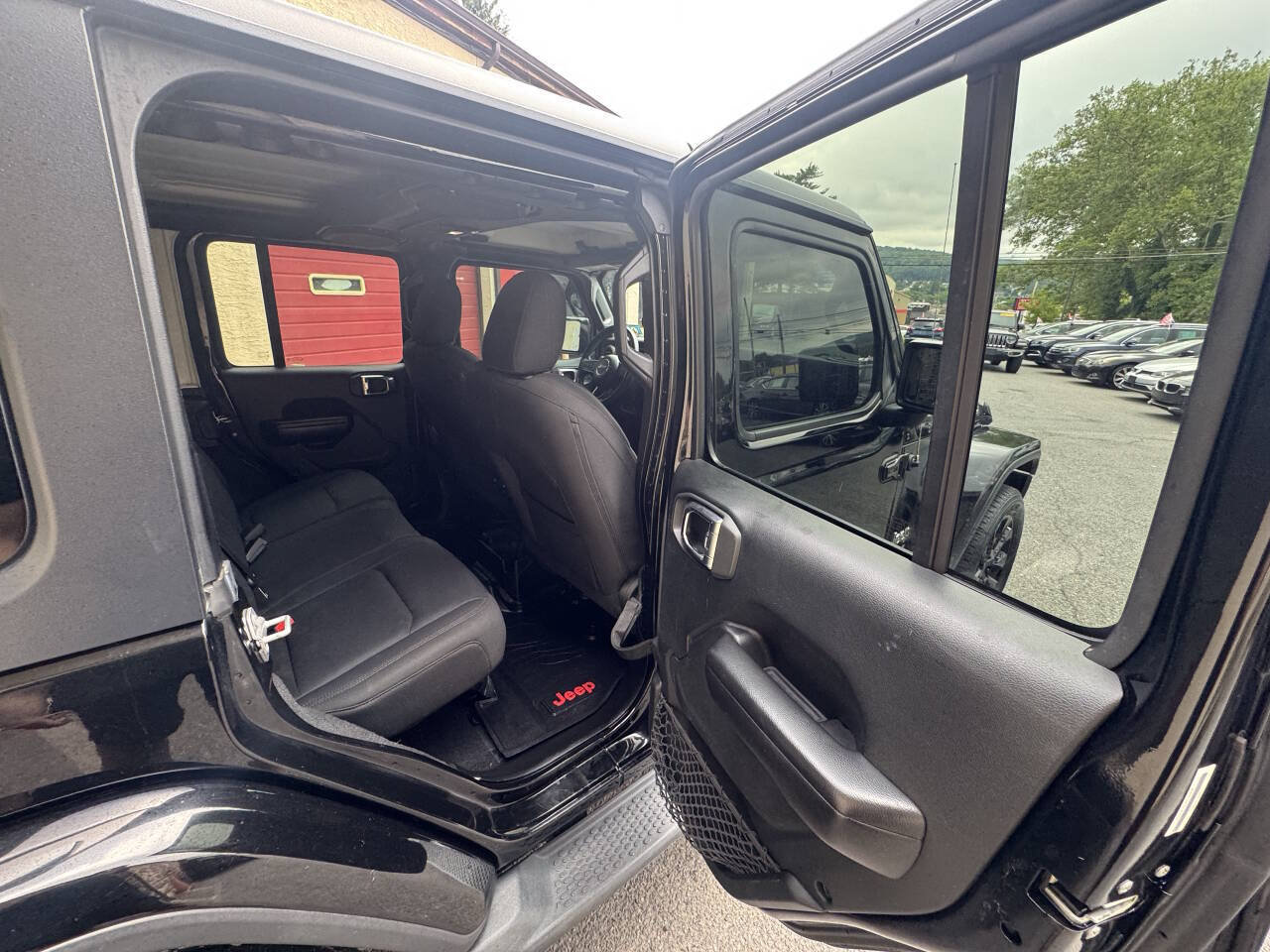 Used 2018 Jeep Wrangler Unlimited Sport S AWD/4WD image 19