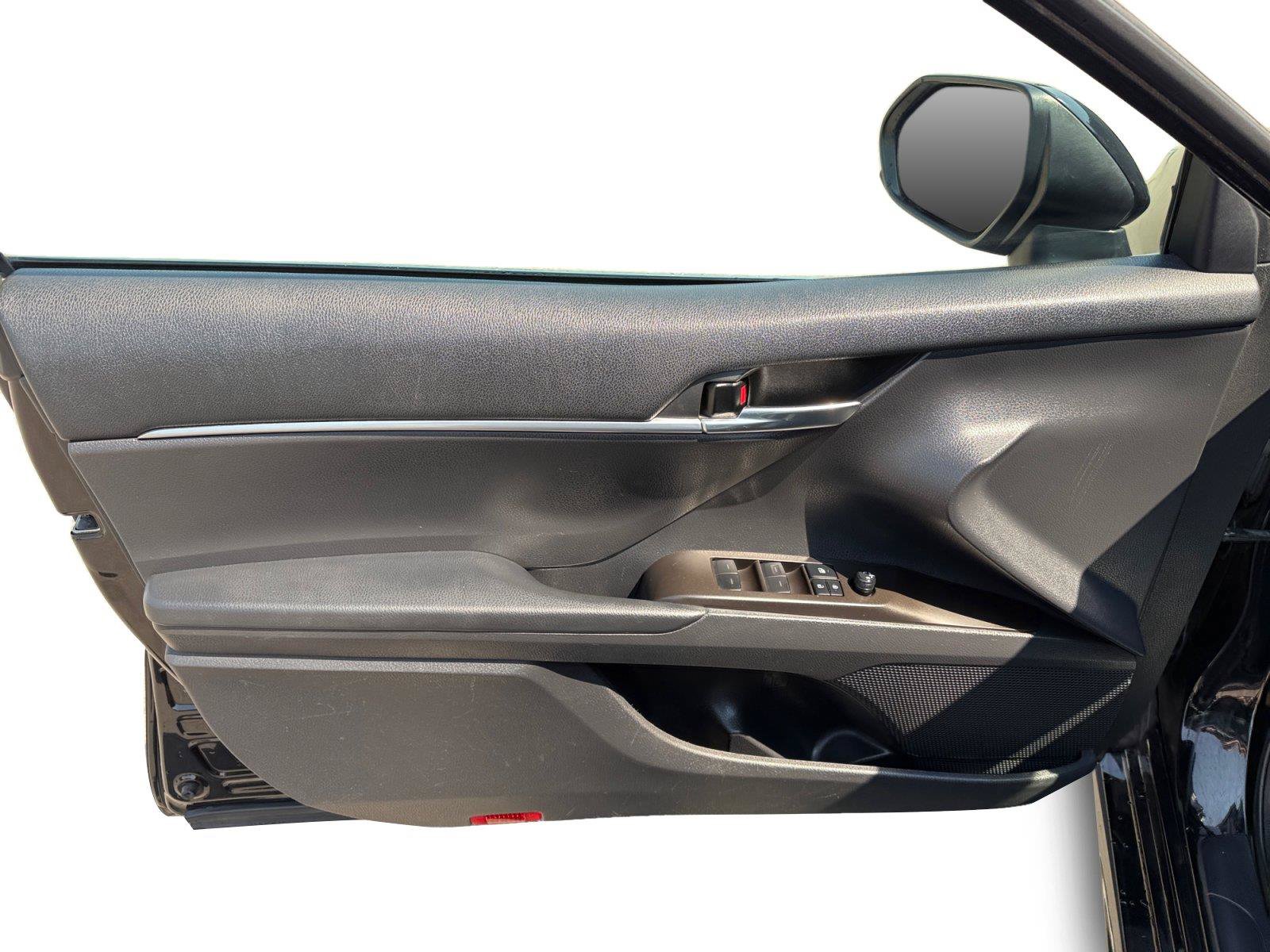 Used 2021 Toyota Camry SE FWD image 9