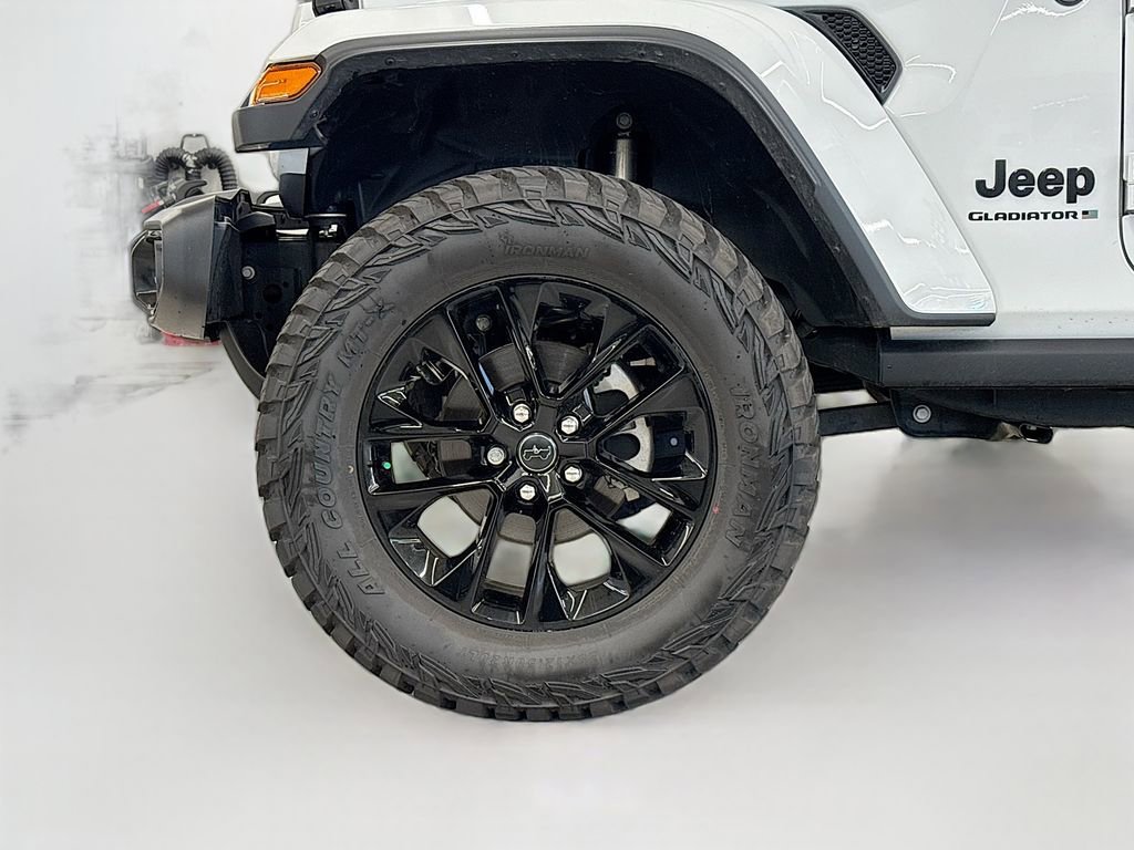 Used 2025 Jeep Gladiator Sport image 24