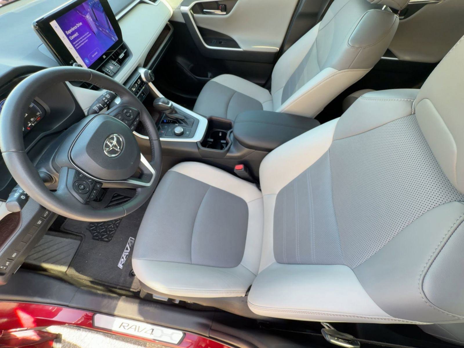 Used 2023 Toyota RAV4 Limited image 4