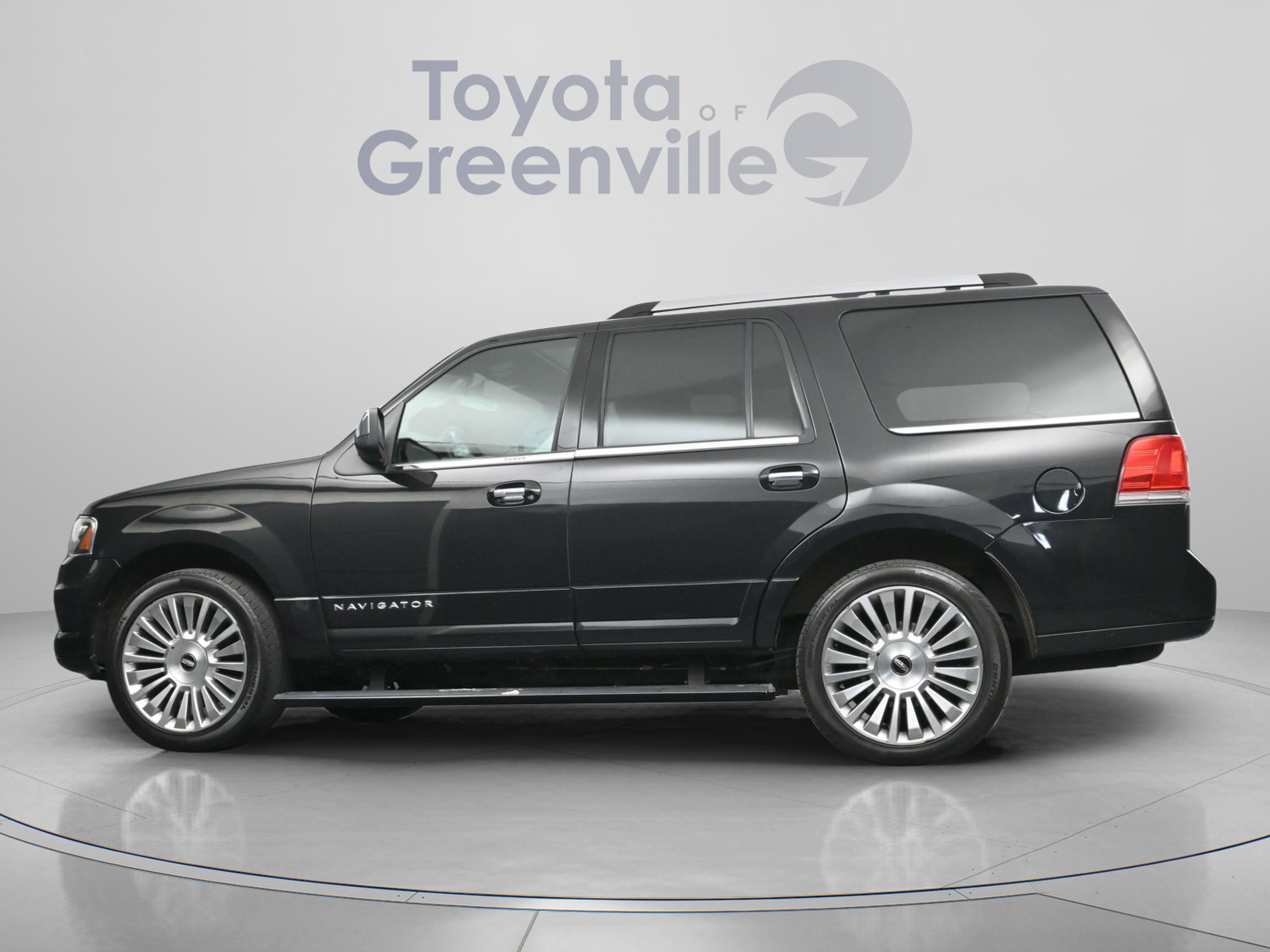 Used 2015 Lincoln Navigator 4WD image 6