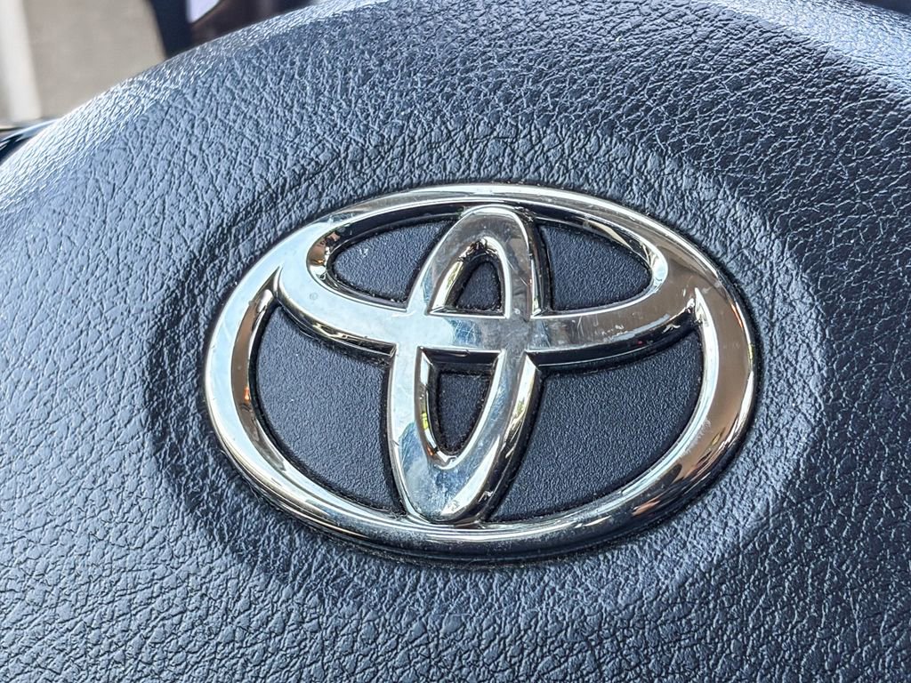 Used 2017 Toyota Yaris L FWD image 20