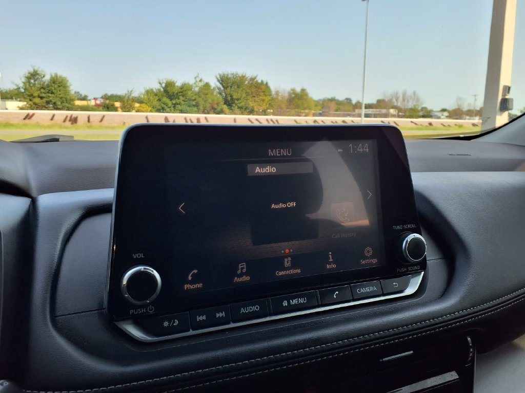 Used 2022 Nissan Rogue SV FWD image 4