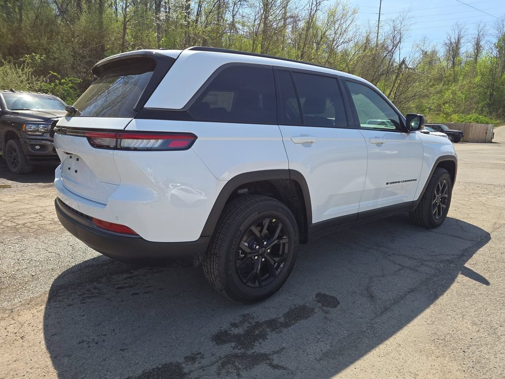 New 2026 Jeep Grand Cherokee Altitude AWD/4WD image 4