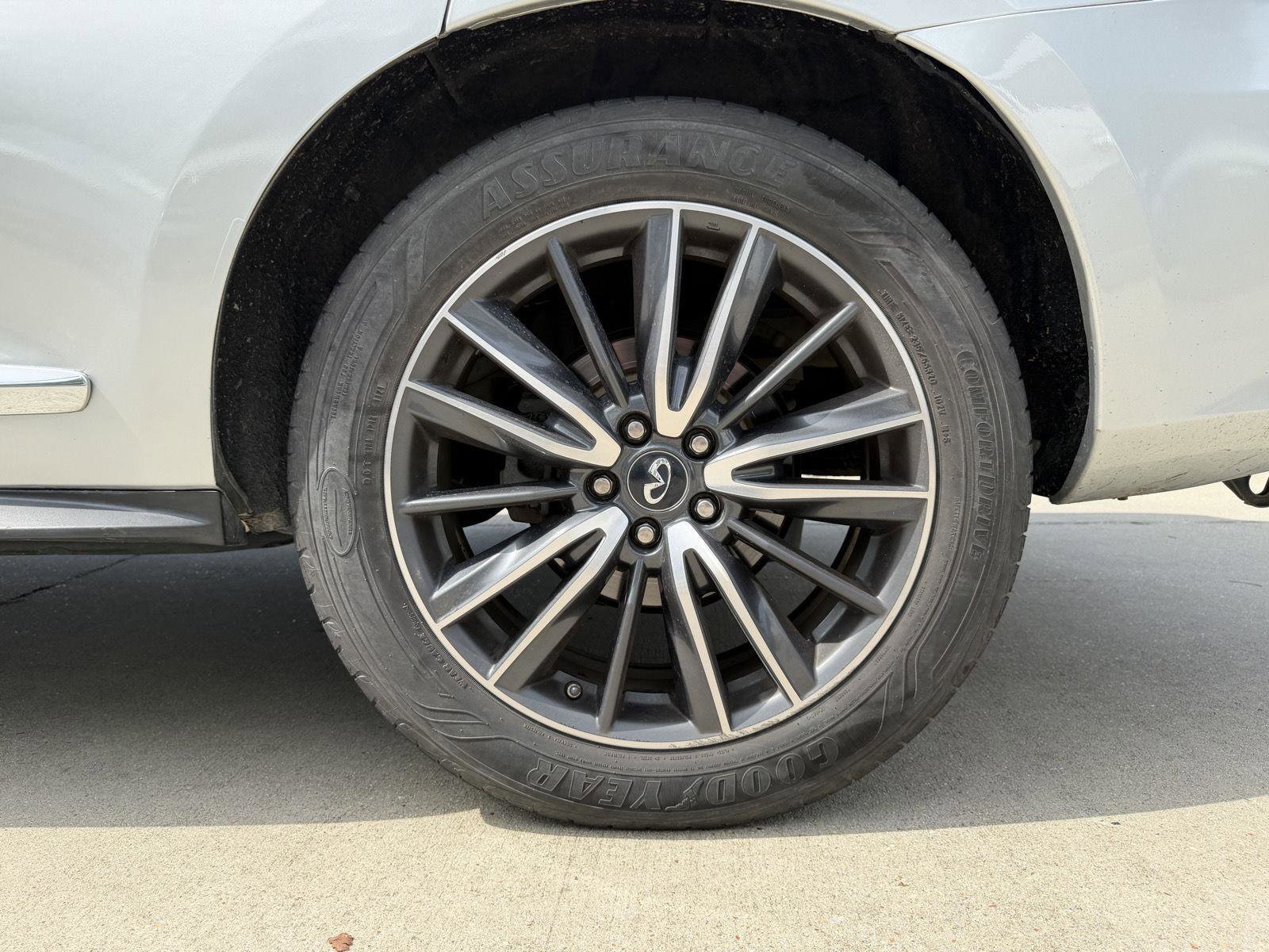 Used 2016 INFINITI QX60 FWD w/ Deluxe Technology Package image 4
