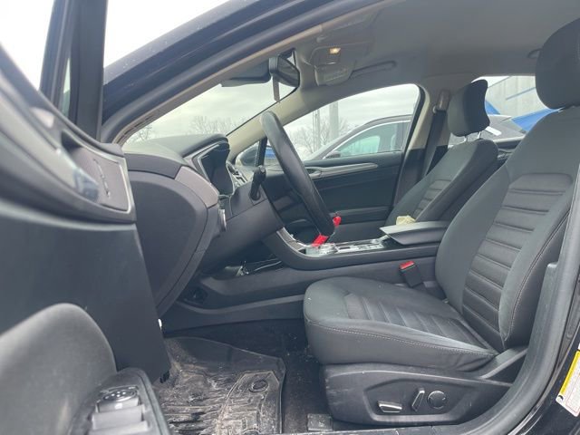 Used 2019 Ford Fusion SE image 7