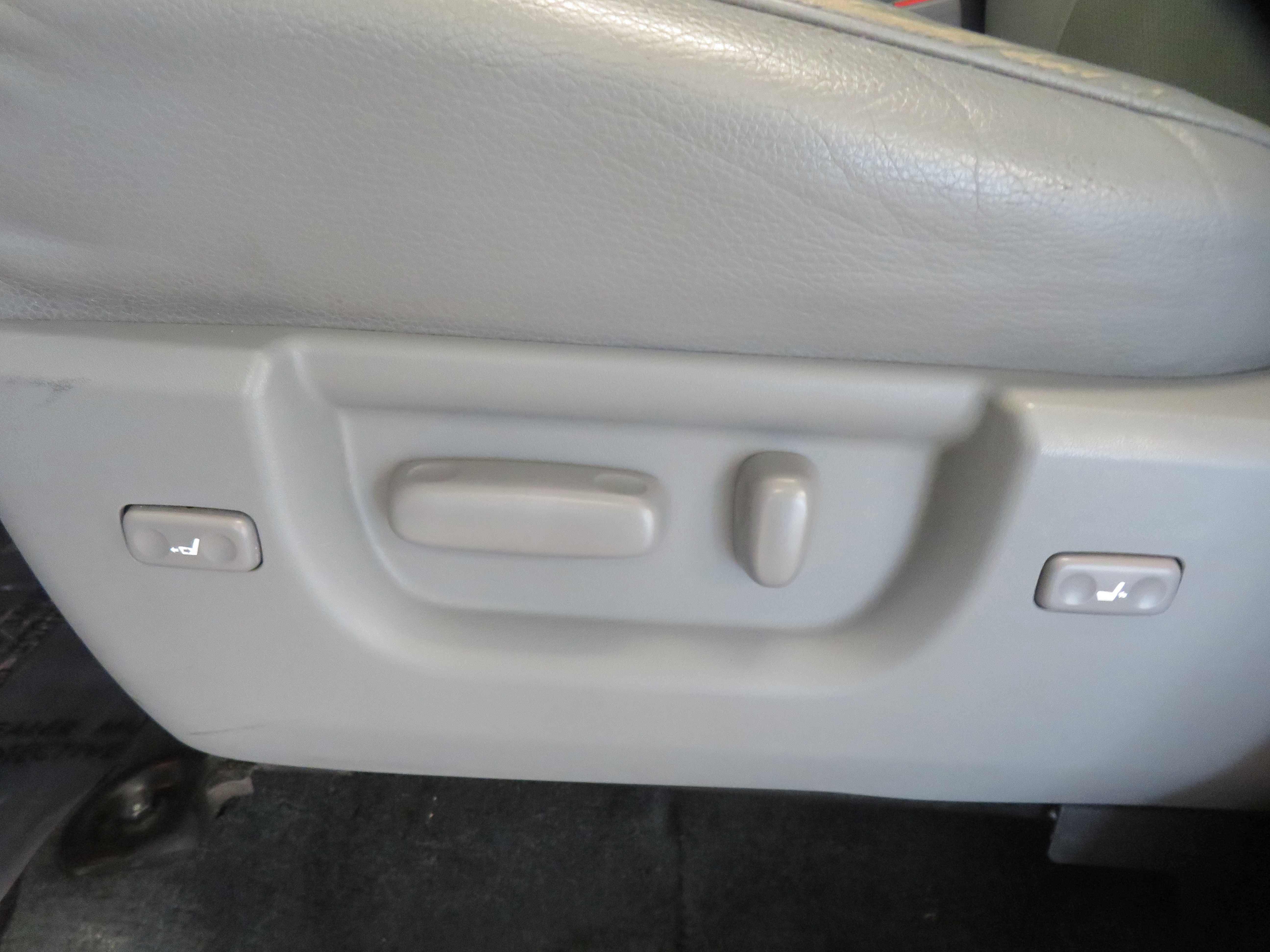 Used 2018 Toyota Sequoia Platinum AWD/4WD image 17